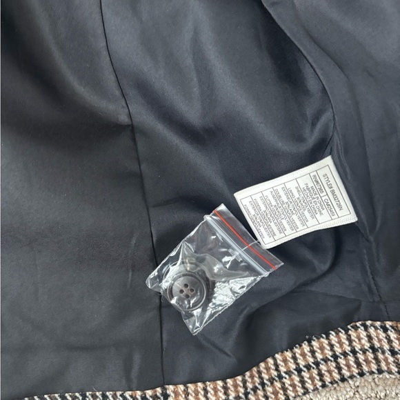 BB Dakota Mixed Black and Brown Blazer, sized XS but oversized fit - Picture 6 of 10